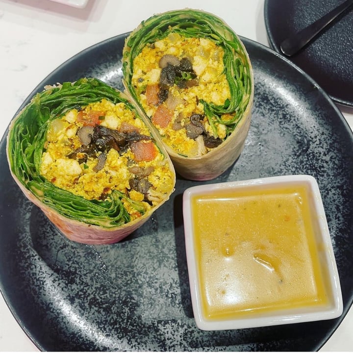 photo of P.S. Kitchen Tofu Scramble Wrap shared by @veganelizabeth on  12 May 2023 - review