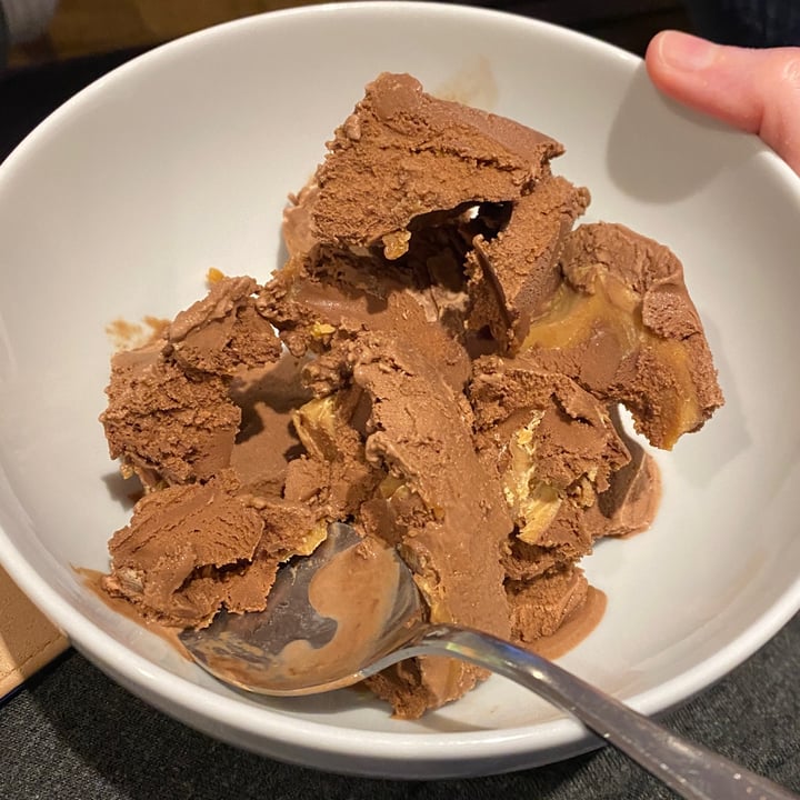 photo of Häagen-Dazs Chocolate Peanut Butter shared by @mrsbubsmith on  13 Aug 2023 - review