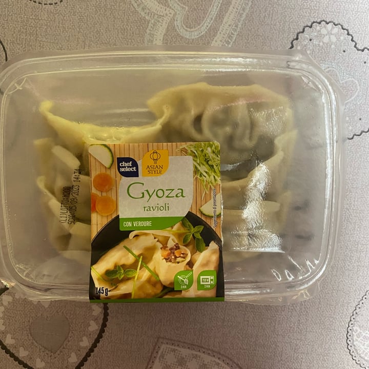 photo of asian style Gyoza Ravioli Con Verdure shared by @ccarlottaa on  07 Aug 2023 - review