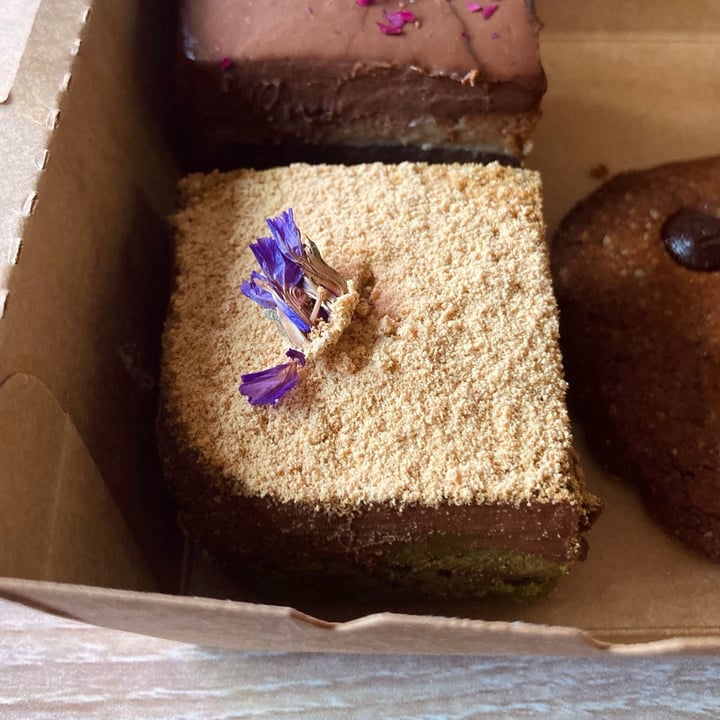 photo of The Clean Addicts Matcha Dark Chocolate Wholefoods Fudge Cake with Kinako shared by @kathedrals on  28 May 2023 - review