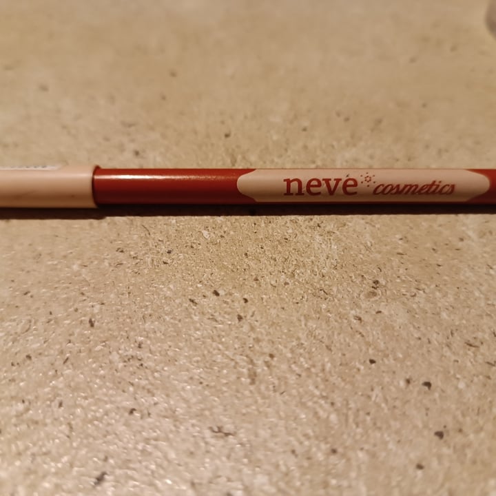 photo of Neve Cosmetics Matita rossetto pastello shared by @roscia on  17 Mar 2023 - review