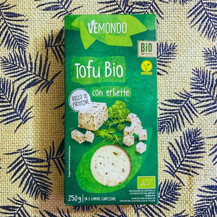 photo of Vemondo Tofu Bio con Erbette shared by @federicathewitch on  18 Mar 2023 - review