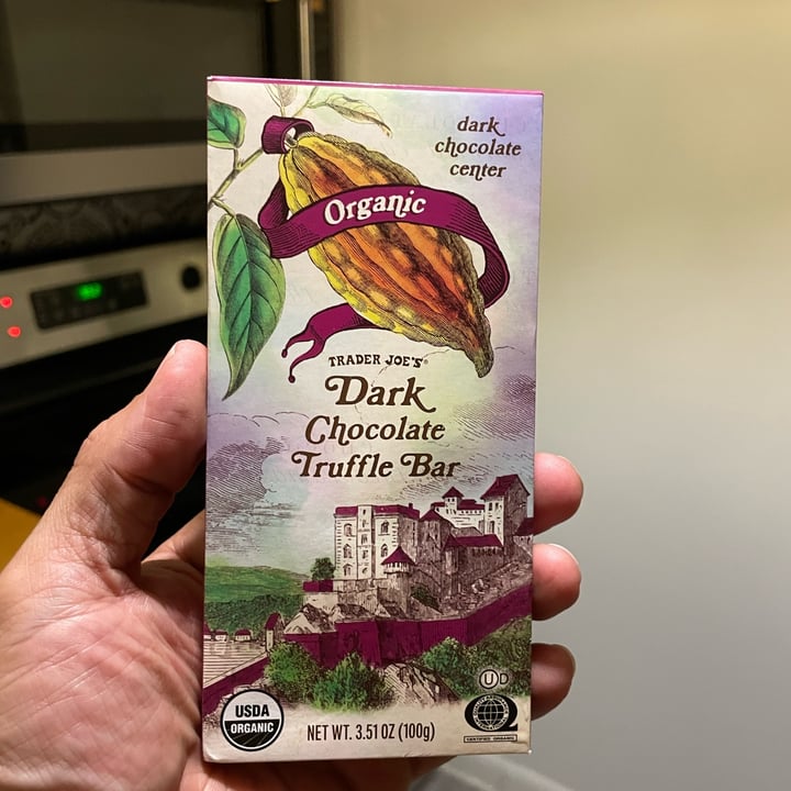 photo of Trader Joe's Organic Dark Chocolate Truffle Bar shared by @santo-vegano on  22 Apr 2023 - review