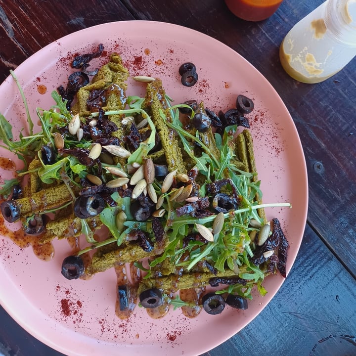 photo of Veggie Veggie Street Food waffle verde shared by @suxyara on  06 Feb 2023 - review