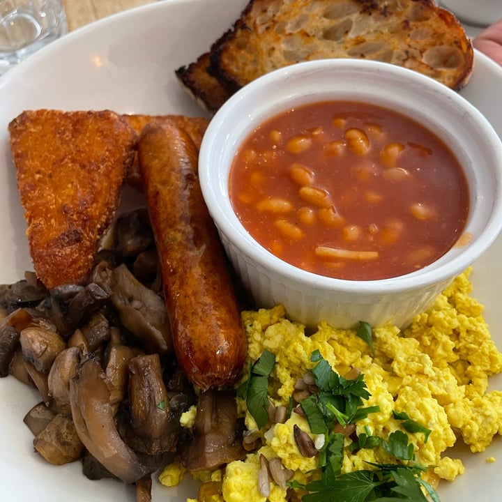 photo of Black Cat café Full English Breakfast shared by @veganwarrior666 on  08 Apr 2023 - review