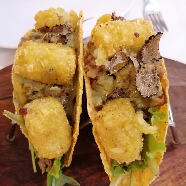 photo of Pesto di Pistacchio Tacos Con Beyond Meat E Tartufo shared by @antolilla on  12 Aug 2023 - review