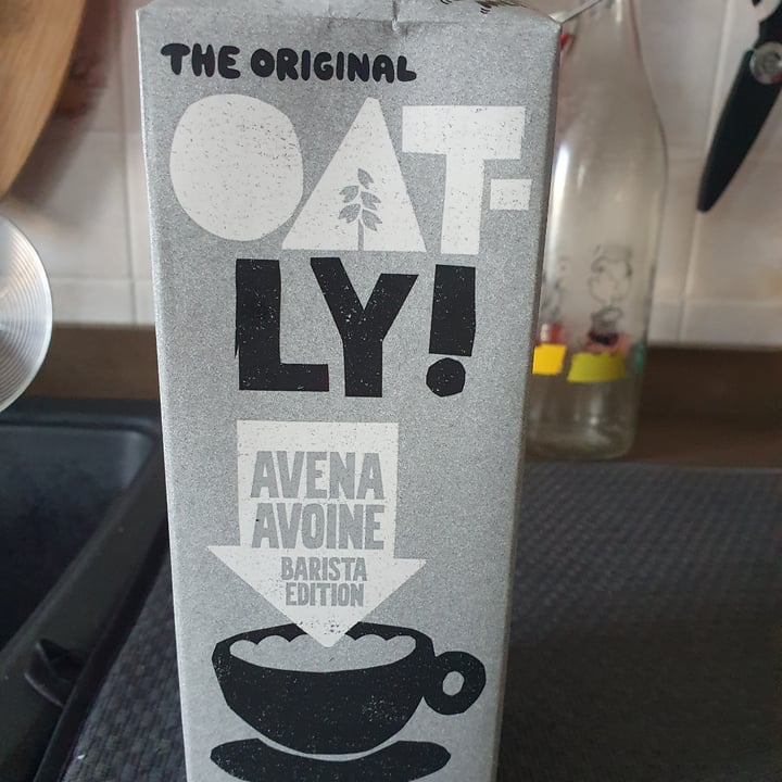 photo of Oatly Avena Avoine Barista Edition shared by @francescaclaudia99 on  25 Mar 2023 - review