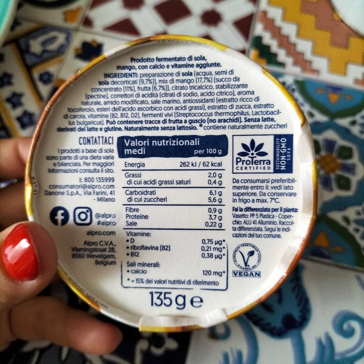photo of Alpro alpro yogurt di soia mango shared by @lucianar on  10 May 2023 - review