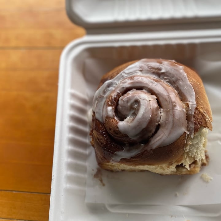 photo of Sweetpea Baking Co. Cinnamon roll shared by @knorthway on  30 Mar 2023 - review