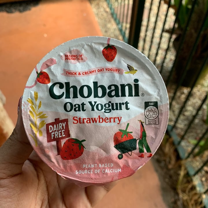 photo of Chobani Oat Yogurt Strawberry shared by @jashment on  14 Dec 2022 - review