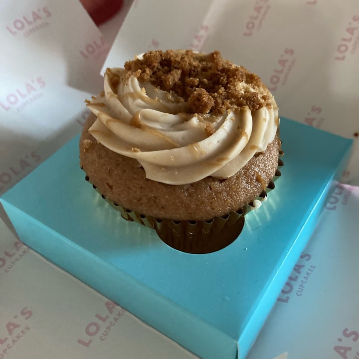 photo of Lola's Cupcakes Covent Garden Vegan Caramel Biscuit Cupcake shared by @louiseg on  10 Apr 2023 - review