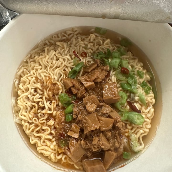 photo of OmniFoods Instant Noodles With Omni Pork And Basil Sauce shared by @travegnmore on  28 Apr 2023 - review