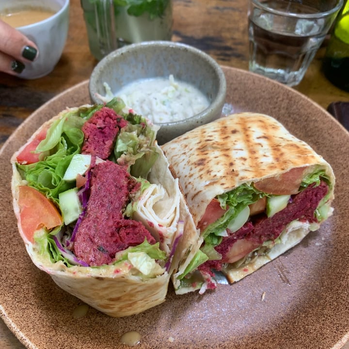 photo of Bong Bonlai Beetroot Falafel Wrap shared by @tiascaz on  22 May 2023 - review