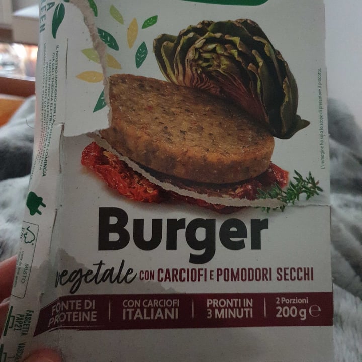photo of Kioene Burger ai carciofi e pomodori secchi shared by @marti91 on  02 May 2023 - review