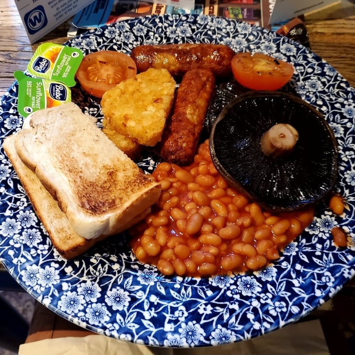 photo of The Linen Weaver JD Wetherspoon Vegan Irish breakfast shared by @whatacuriousnotion on  04 Jun 2023 - review