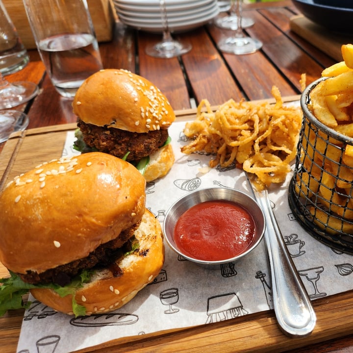 photo of Constantia Glen Vegan Sliders shared by @jennsymatt on  08 Apr 2023 - review