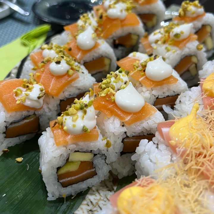 photo of Aloisi Sushi Gourmet Pescara zalmon e pistacchio shared by @moccymoccy on  31 Jul 2023 - review