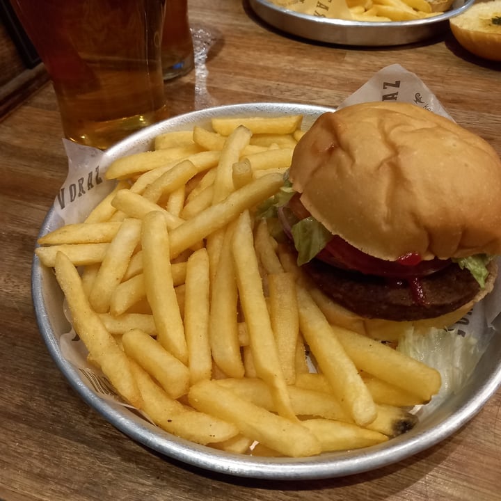 photo of Voraz - Hamburguesería Full Vegan shared by @veganbeluu on  26 Jun 2023 - review