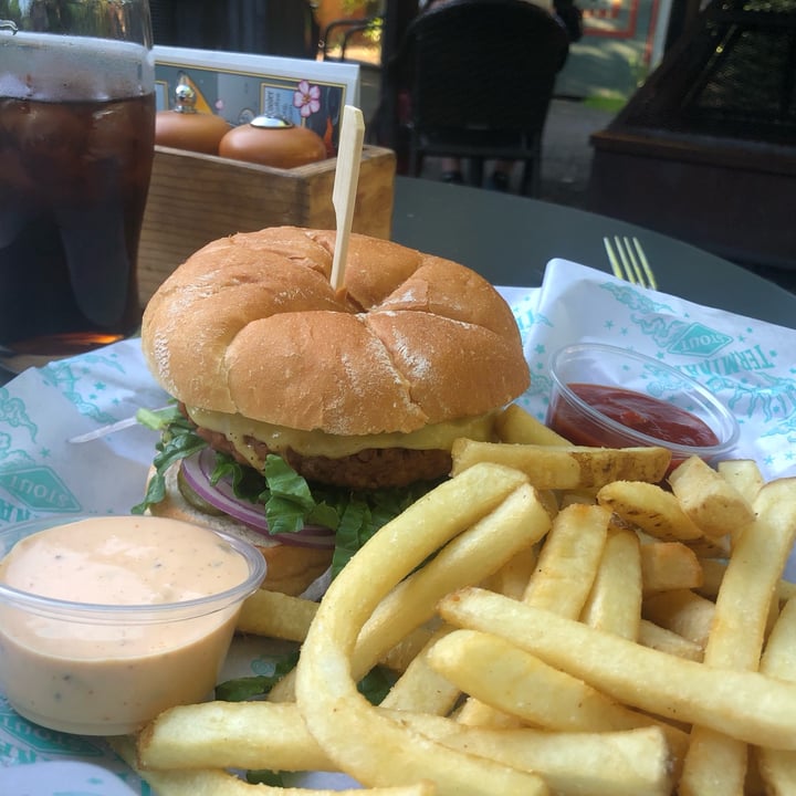 photo of McMenamins St. Johns Theater & Pub Mystic Burger shared by @chemicajesus on  11 May 2023 - review