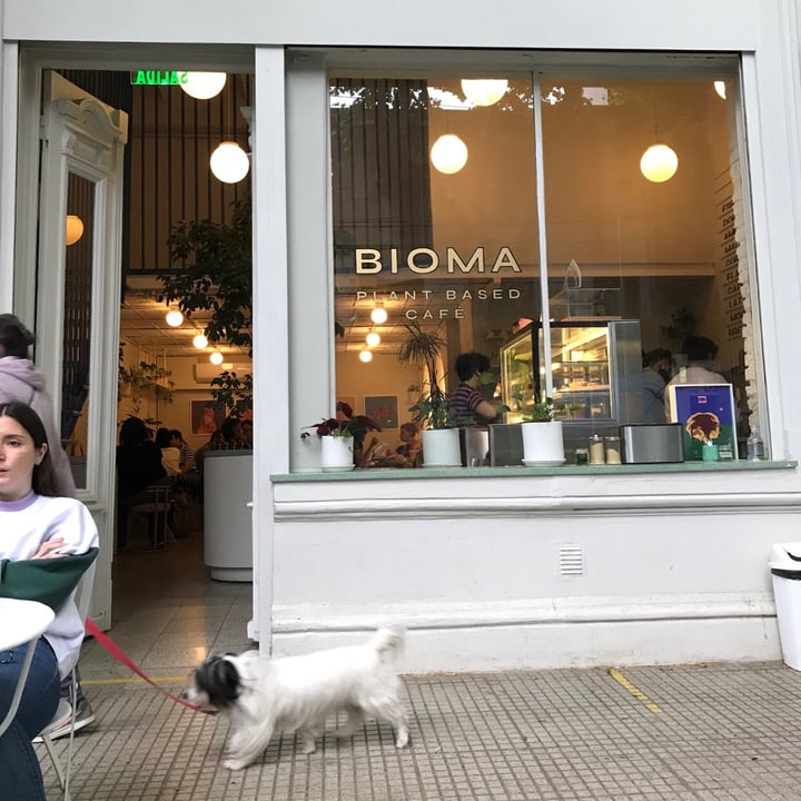 photo of Bioma plant based café Roll de canela shared by @signorinaluciana on  12 May 2023 - review