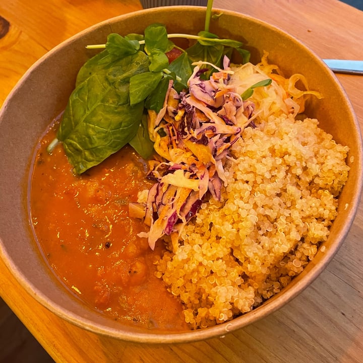 photo of Earthling Curry With Salad And Quinoa shared by @chrisj on  06 May 2023 - review