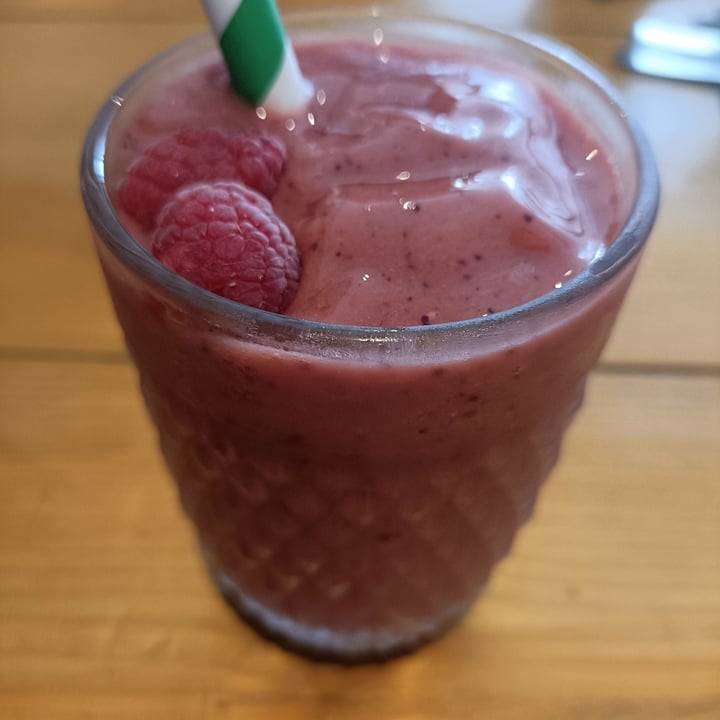 photo of The Eating Gorilla Very Berry Blast shared by @andrewapm on  09 Jun 2023 - review