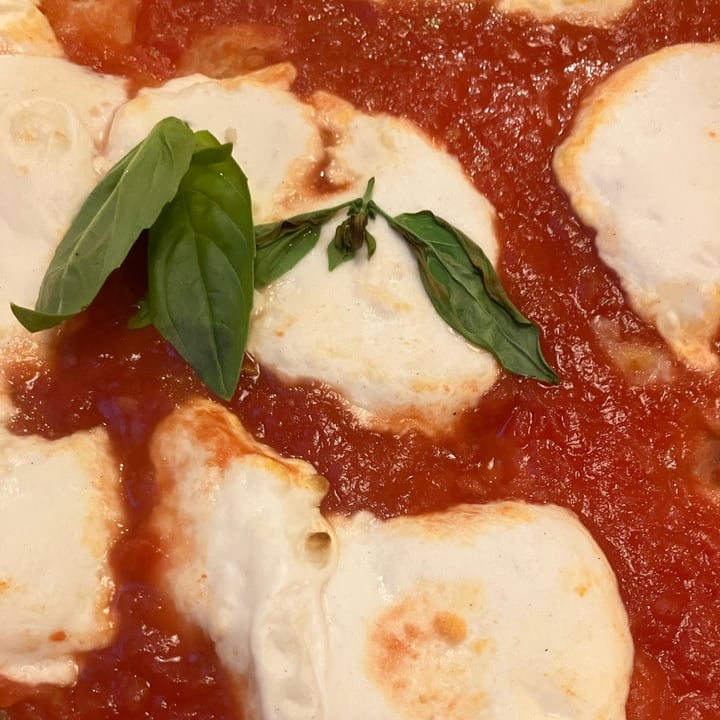 photo of Pizzium - Via Buonarroti Pizza Margherita shared by @anto- on  04 Jun 2023 - review