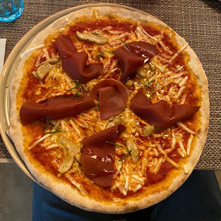 photo of Pizzeria Controvento Pizza Bosco shared by @manekineko on  29 Apr 2023 - review
