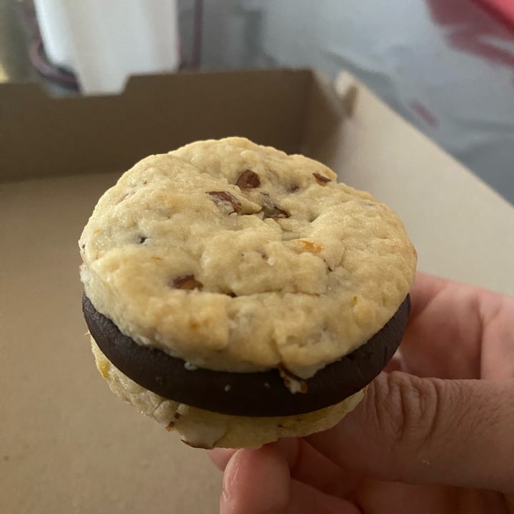 photo of Caju Vegan bakery Alfajores shared by @maxpowerr on  20 Jun 2023 - review