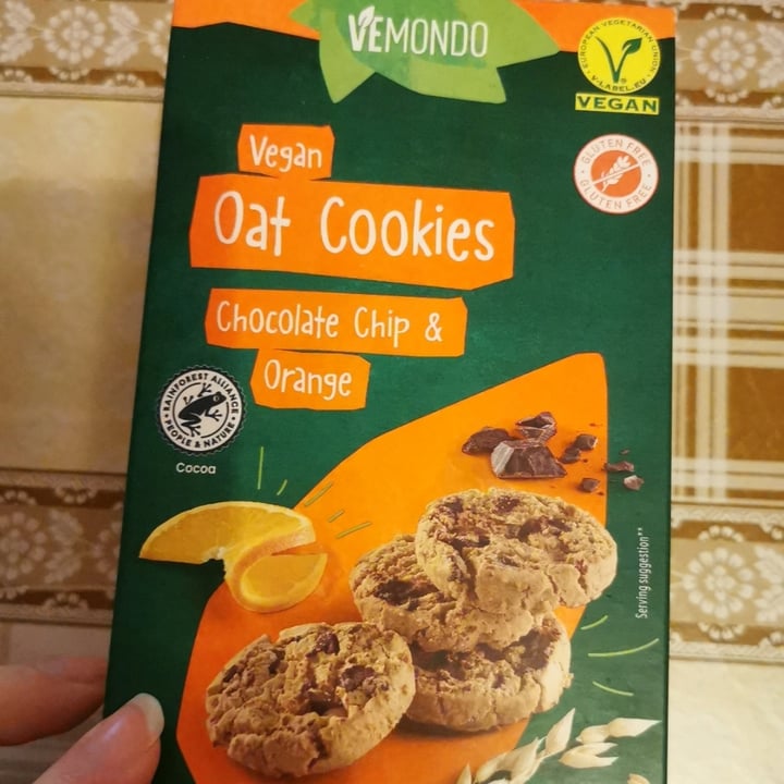photo of Vemondo Oat Cookies Choc Chunks and Orange shared by @chiarasuniverse on  08 Jan 2023 - review