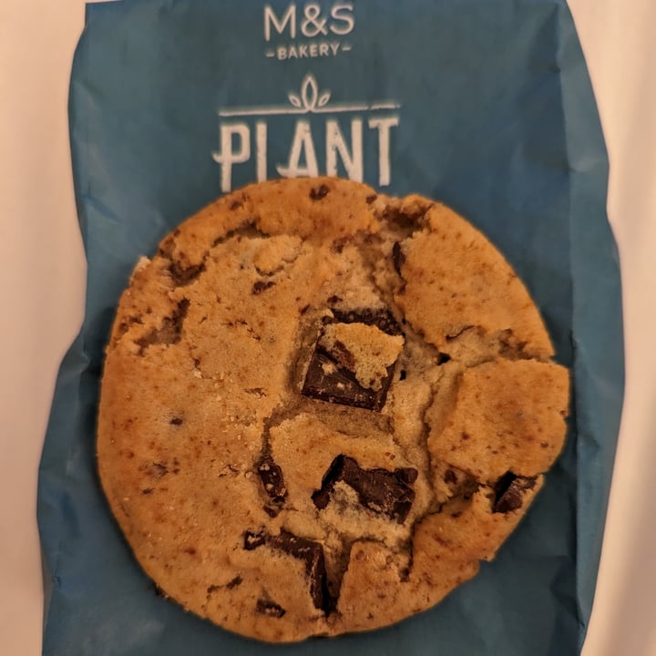 photo of Plant Kitchen (M&S) Vegan Choc Chunk Cookies shared by @jondread on  12 Mar 2023 - review