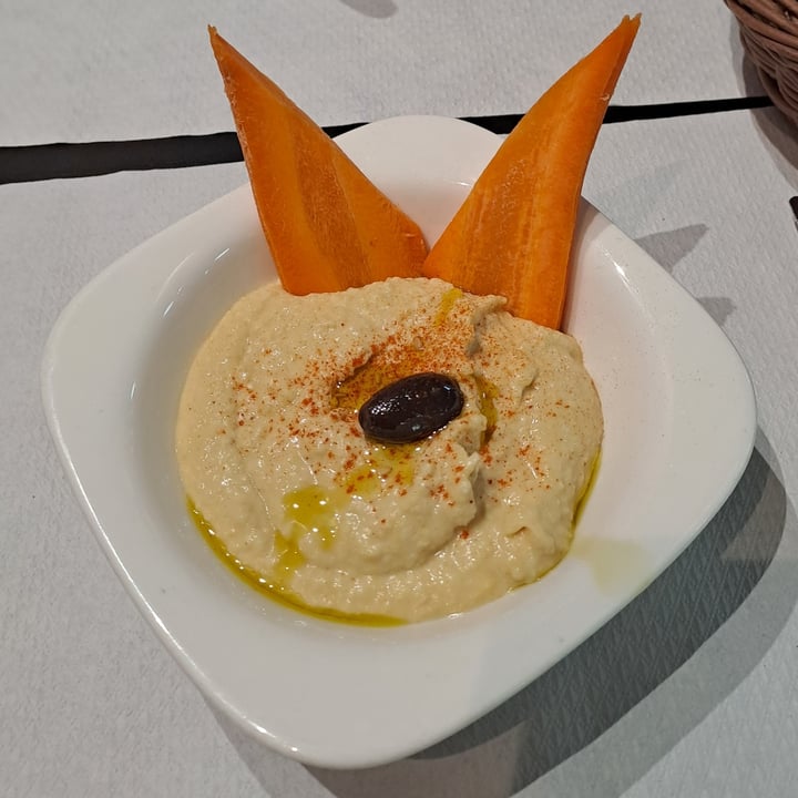 photo of Veggie Garden Hummus shared by @nicolerenou on  30 May 2023 - review