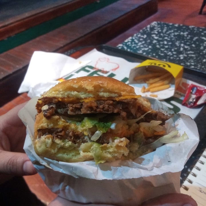photo of Joy Burger Palermo Big joy shared by @anna-del-rio on  07 Jul 2023 - review