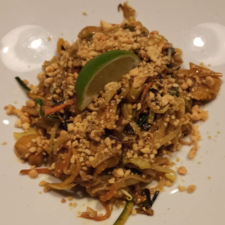 photo of Hops Beerstrò Vegan Pad Thai shared by @annasa on  05 Mar 2023 - review