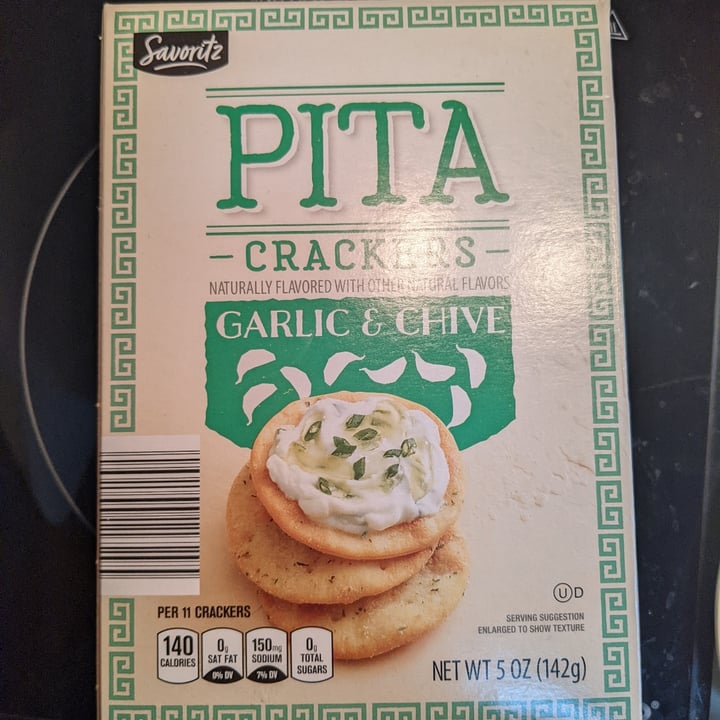 photo of Savoritz Garlic and Chive Pita Crackers shared by @caseyveganforlife on  22 Jan 2023 - review