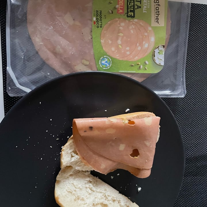 photo of Vegfather Fetta incredibile mortadella shared by @darthmoony on  09 Jun 2023 - review