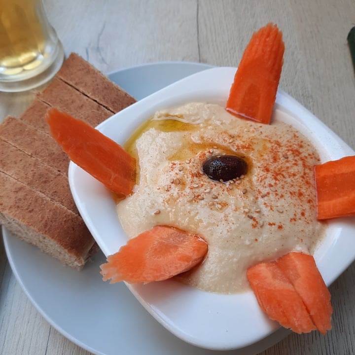 photo of Veggie Garden Hummus shared by @aleago on  15 Apr 2023 - review