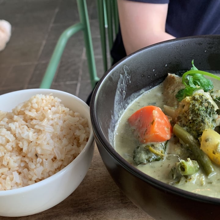 photo of Privé at Singapore Botanic Gardens Thai Green Curry shared by @georgejacobs on  08 Jan 2023 - review