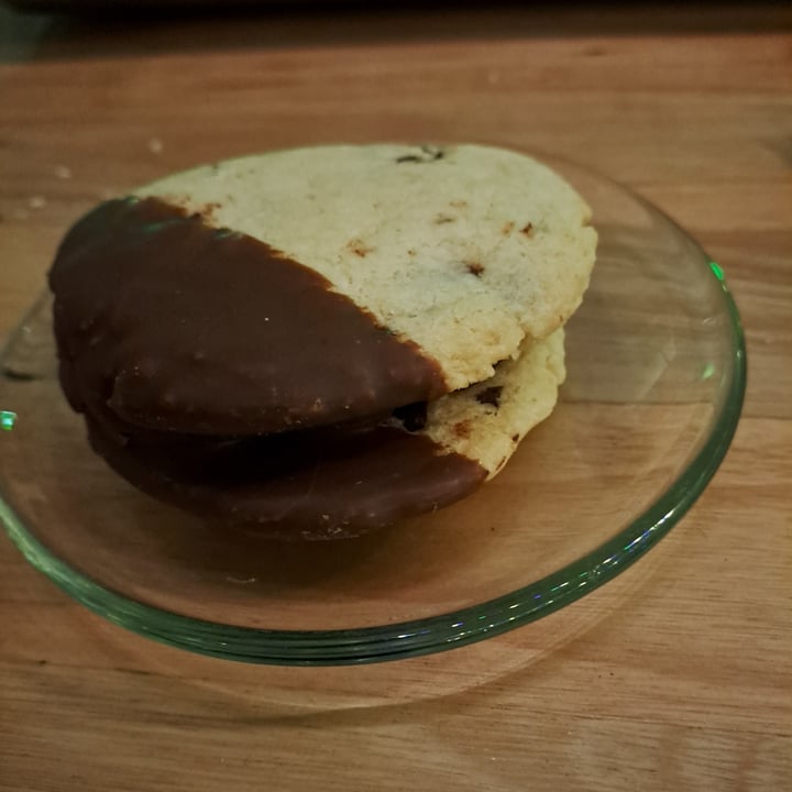 photo of Guacamole Cookie rellena shared by @luzmazcur on  21 May 2023 - review