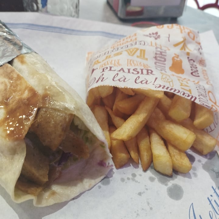 photo of Doner kebab Show Drum vegan, menu shared by @simpaties on  29 Apr 2023 - review