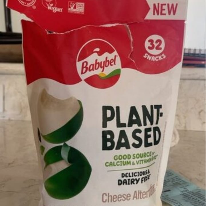 photo of Babybel Plant-Based Plant-Based Alternative (Original) shared by @rompehielos1964 on  31 Jul 2023 - review