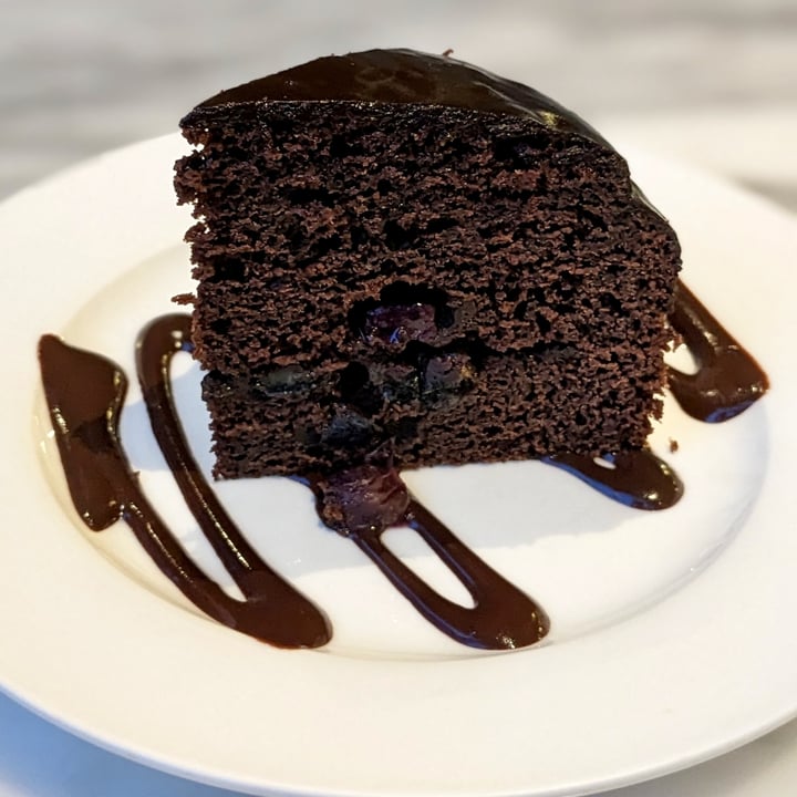 photo of Real Food Chocolate Gateau Cake shared by @xinru-t on  10 Apr 2023 - review