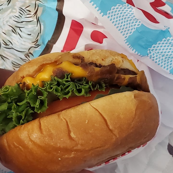 photo of Monty's Good Burger Single Burger shared by @shakaragoddess on  23 Apr 2023 - review