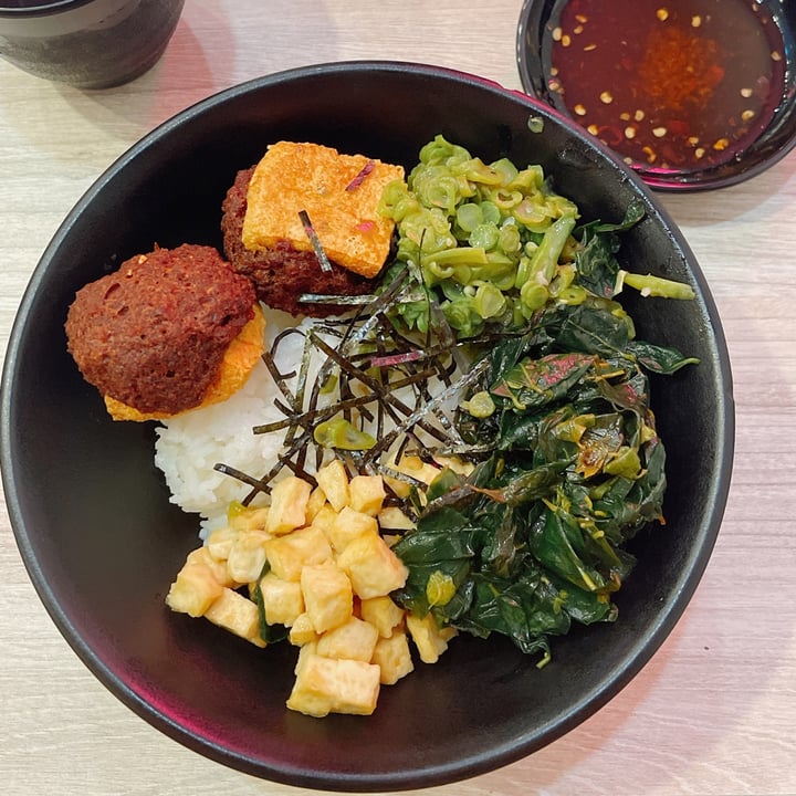 photo of AH LOCK & CO. Impossible Hakka Bowl shared by @veggiexplorer on  26 Feb 2023 - review