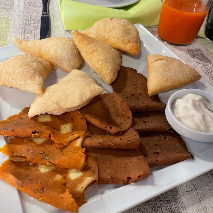 photo of Ristorante Vegano Biologico La Lanterna Gnocco Fritto Con Affettati Vegetali E Formaggio Cremoso Vegetale shared by @misscyanide on  25 Apr 2023 - review