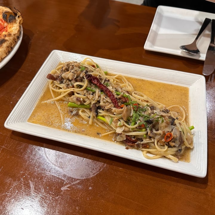 photo of ZAZZ Pizza Vegan Linguine Aglio Olio shared by @dafnelately on  19 Jul 2023 - review