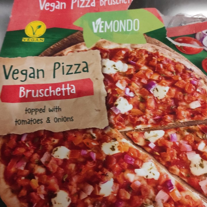 photo of Vemondo  Vegan Pizza Bruschetta shared by @robyald on  30 Jun 2023 - review