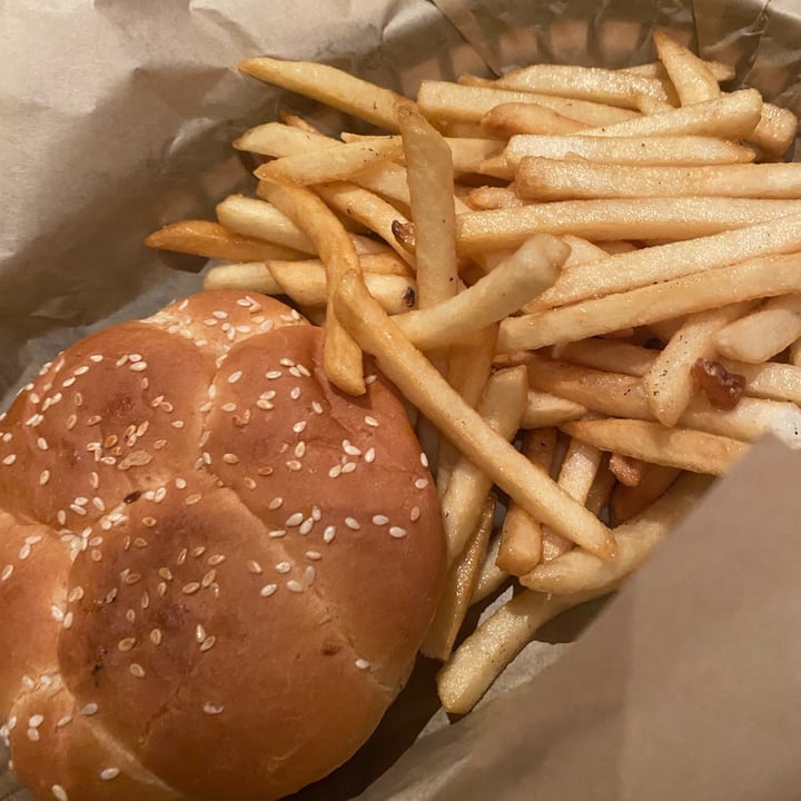 photo of Green New American Vegetarian Plain Jane Kids Burger shared by @ploopy on  18 Jun 2023 - review