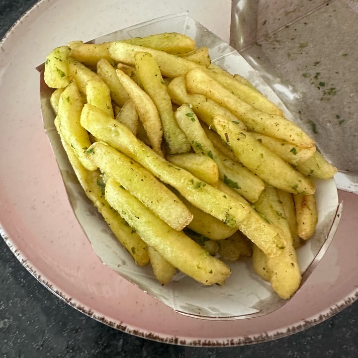 photo of Burger 54 Papas Con Provenzal shared by @juliaarena on  11 Jun 2023 - review