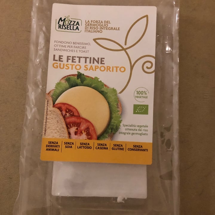 photo of Mozzarisella Le fettine gusto saporito shared by @marb on  07 Jan 2023 - review